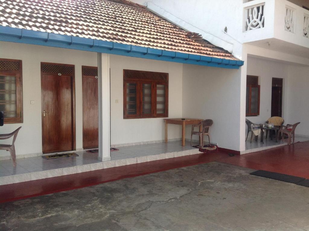 Budde's Beach Restaurant & Guesthouse