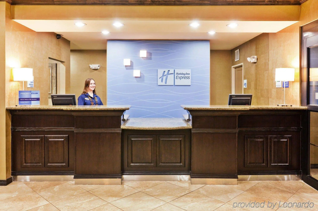 Lobby & Reception