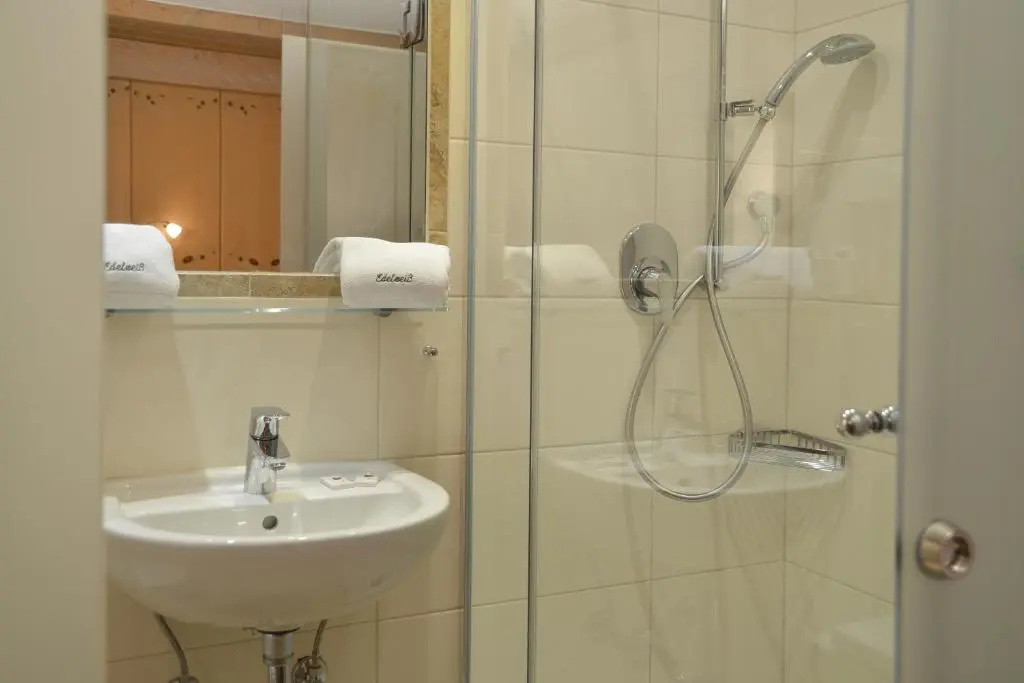 Hotel Edelweiß - Chambres