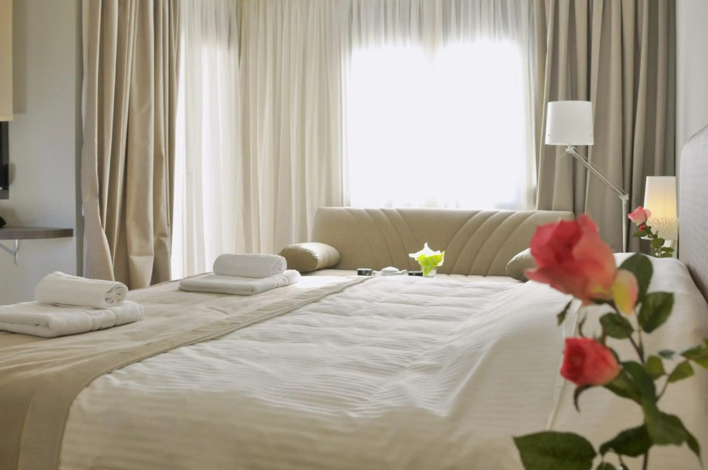 Ellopia Point Hotel - фото 3