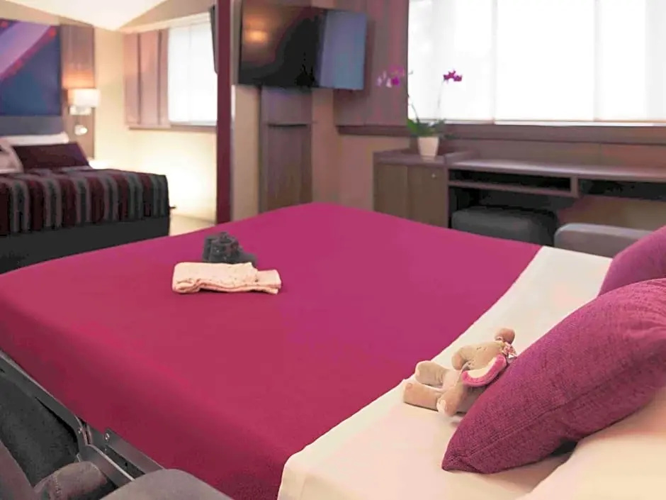 Double Suite (full double bed)