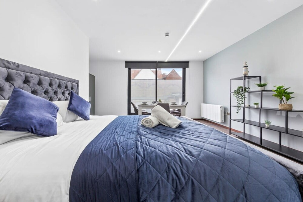 Modern Spacious Sleeps 4 Studio Golders Green — фото
