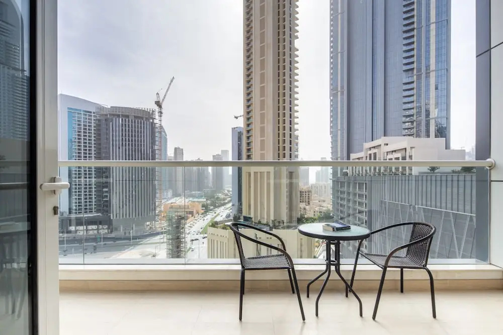 Pristine 2BR Apartment in Downtown Dubai - Sleeps 5!