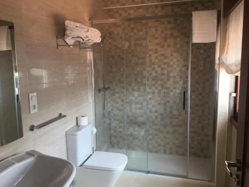 Standard Double room with sea view (full double bed)