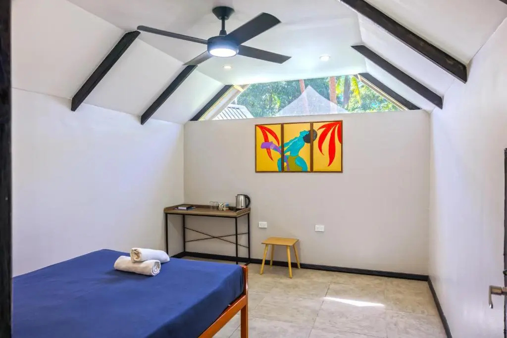 2 Bedrooms Bungalow