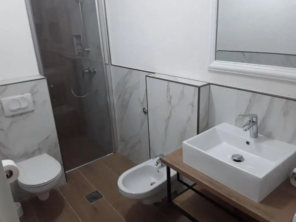 2 Bedrooms Apartment with balcony and with sea view