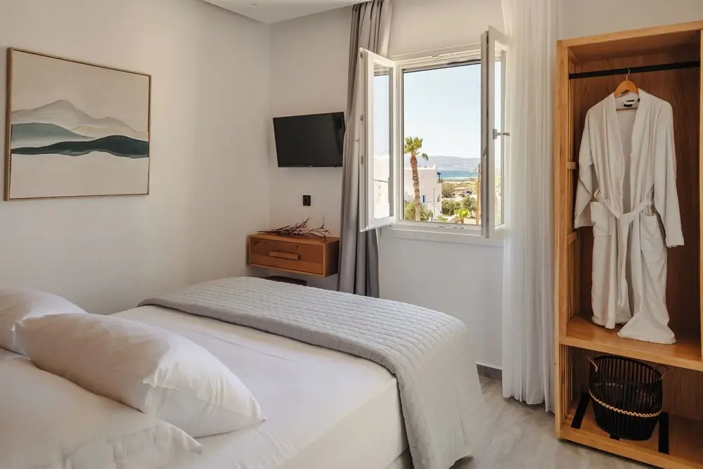Superior Double Suite with balcony and beachfront (full double bed)