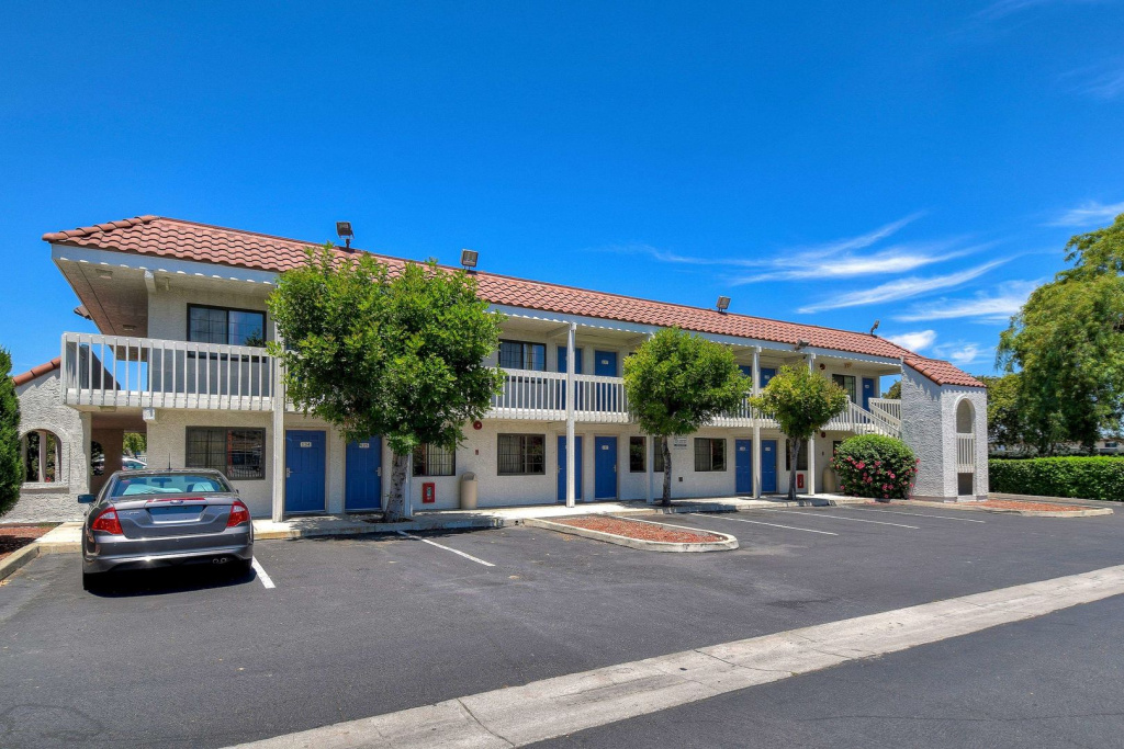 Motel 6 Pomona, CA - Los Angeles