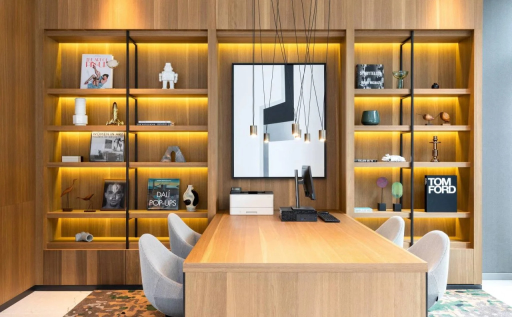 Lobby & Reception