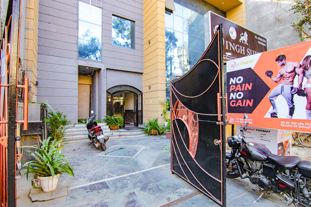 Fabhotel Singh Suite