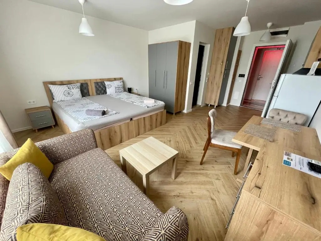 Double Studio (full double bed)