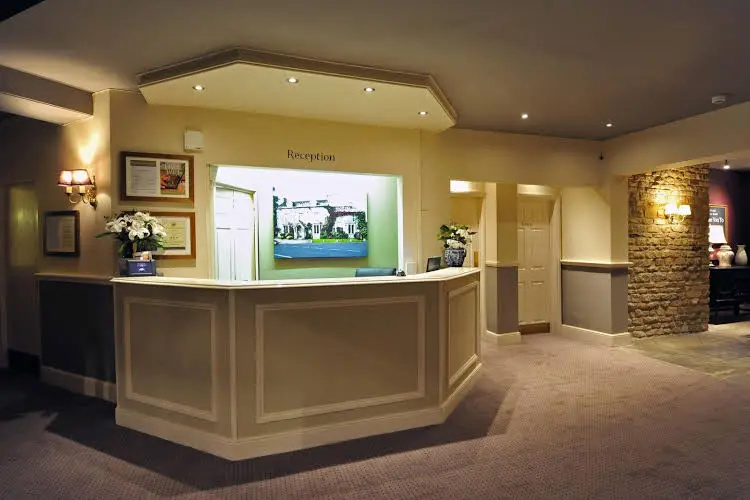 Lobby & Reception