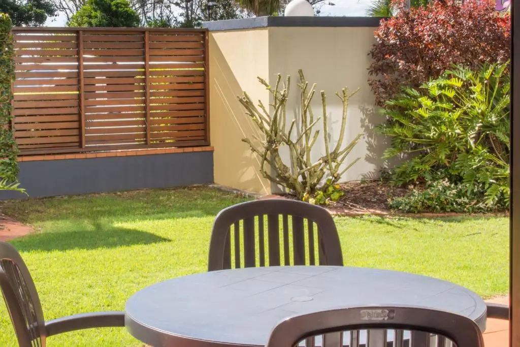1 Bedroom Apartment with garden view