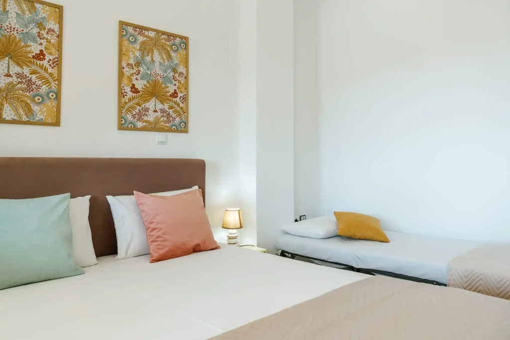 Comfort room with balcony and with sea view