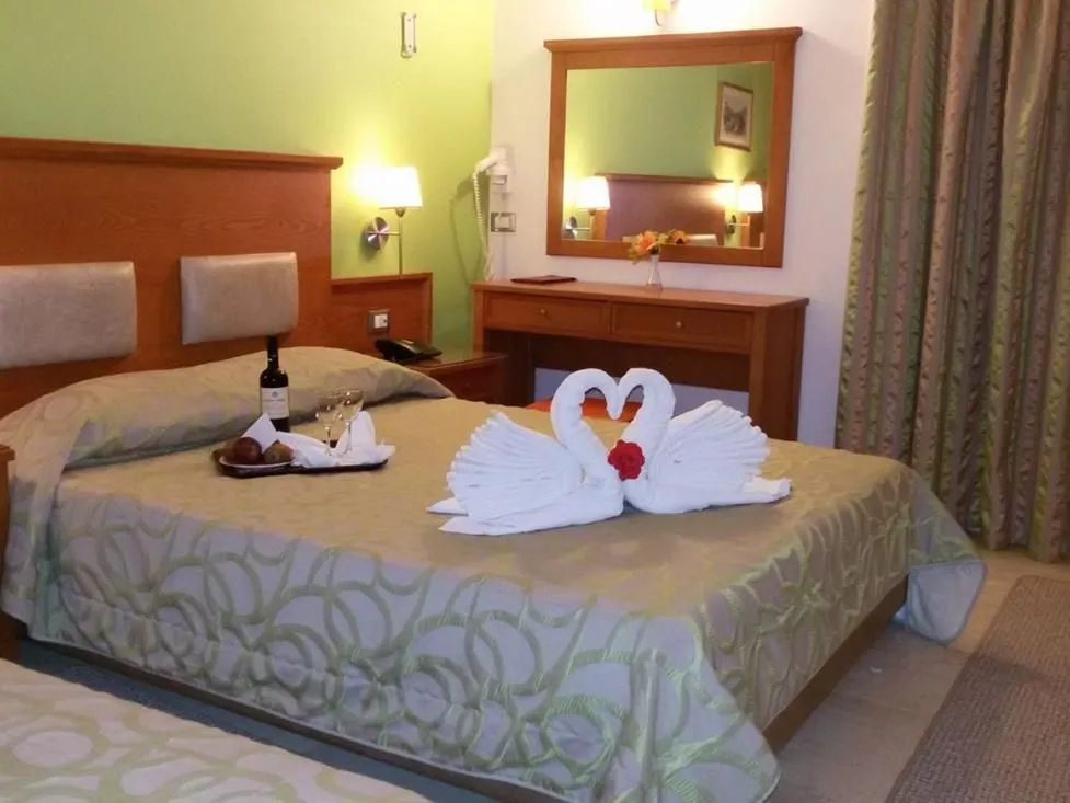 Paradise Lost Hotel-Apartments - Chambres