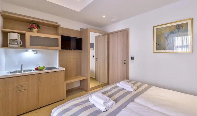 Leonidas Hotel & Apartments - Chambres
