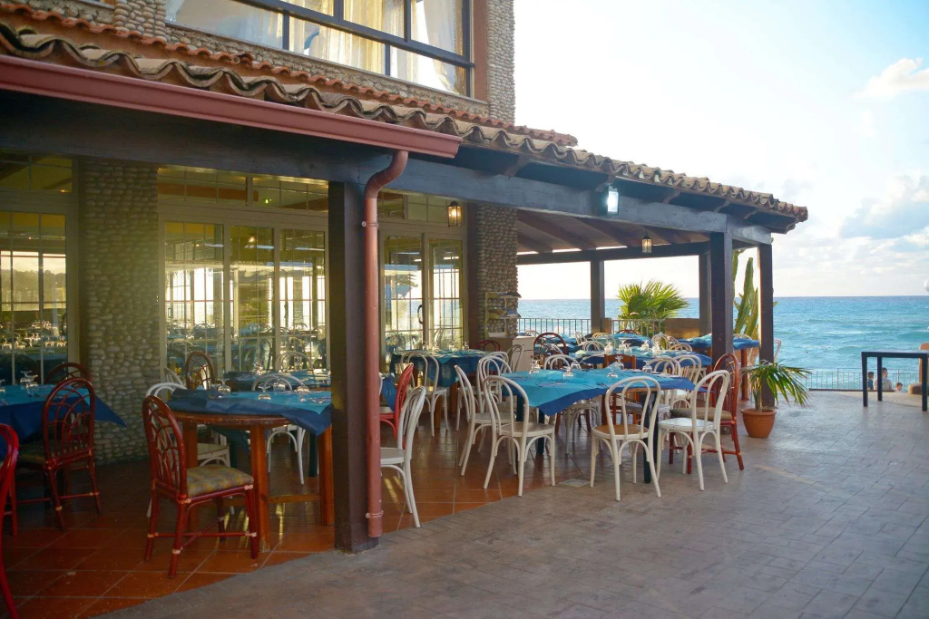 Beach & Waterfront