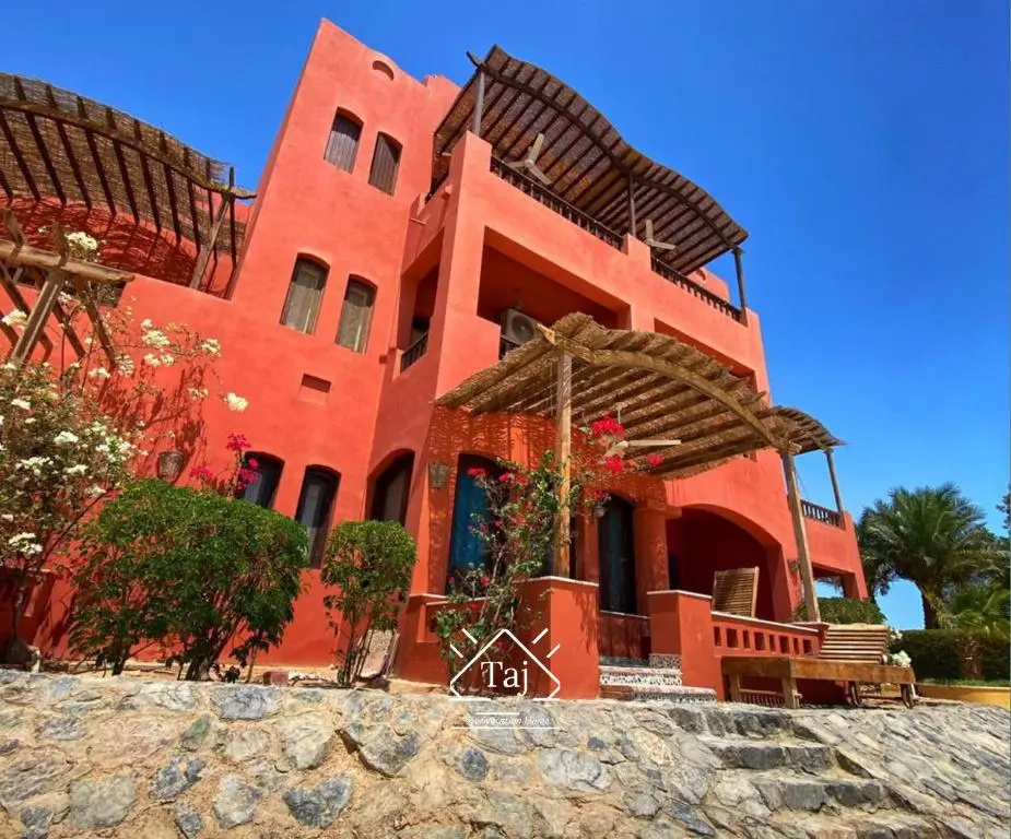 Taj Home, Amazing pool and lagoon view 2bedrooms apartment