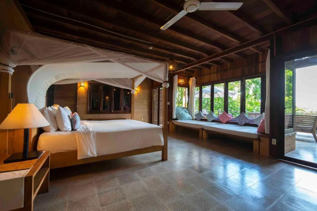 Deluxe Villa with bay view