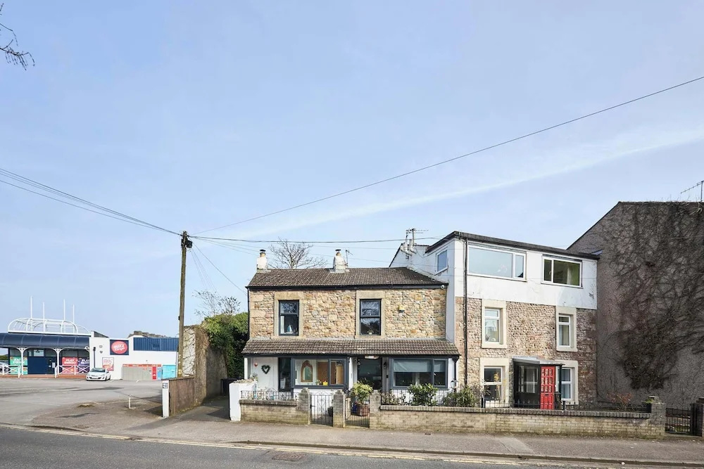 Host Stay Beachcomber Cottage Apartment
