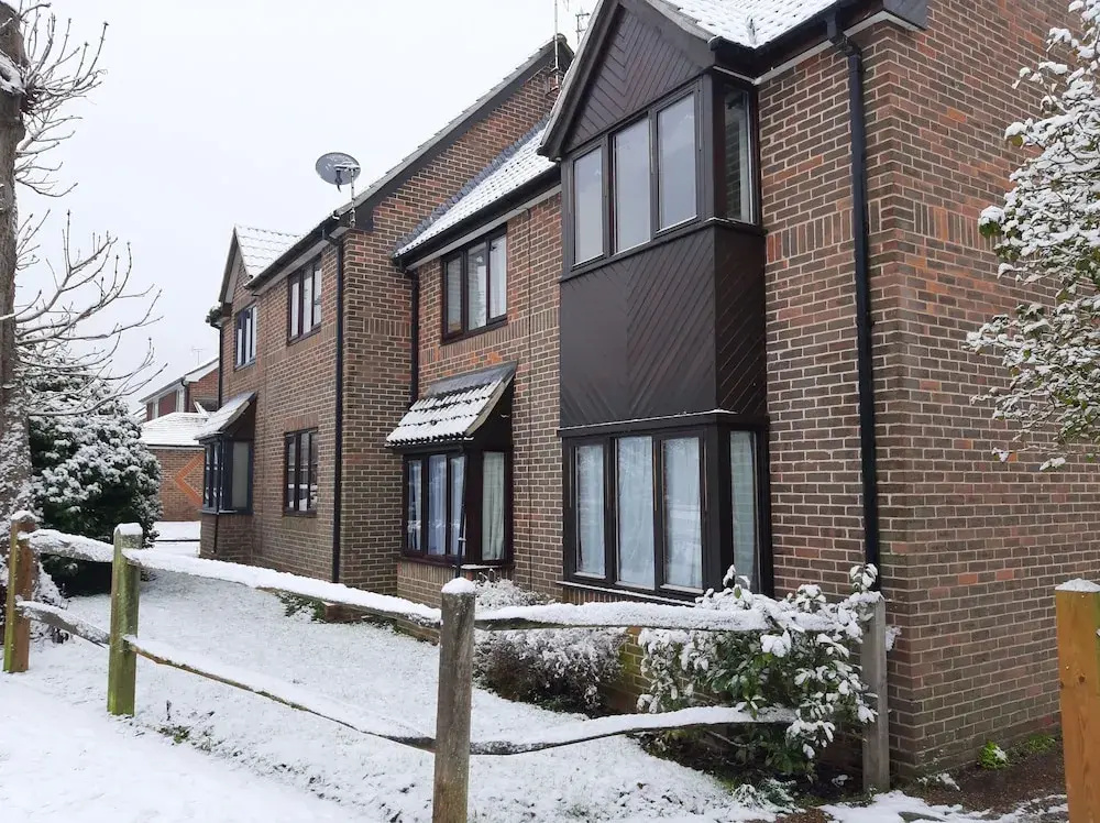 Garden-parking-3 Guests-wifi-20minsgatwick