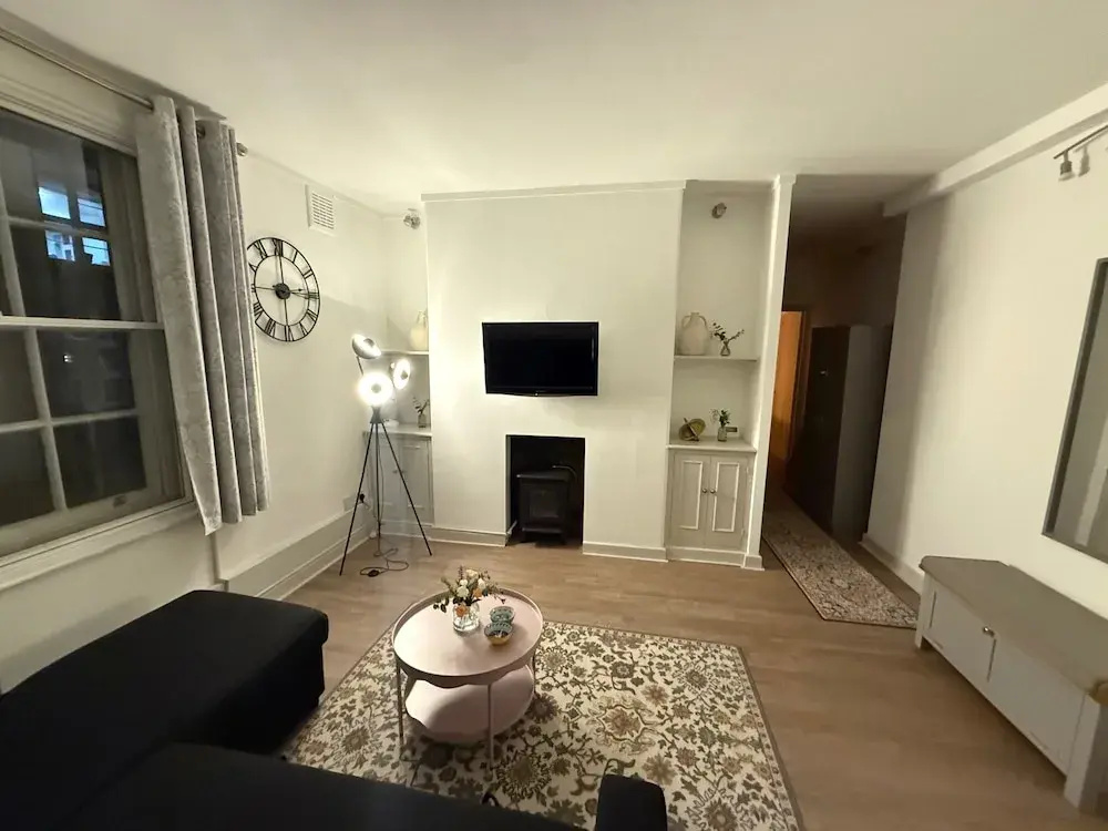 Covent Garden 1-bed Apt Sleeps 4, 7 min to Station — фото