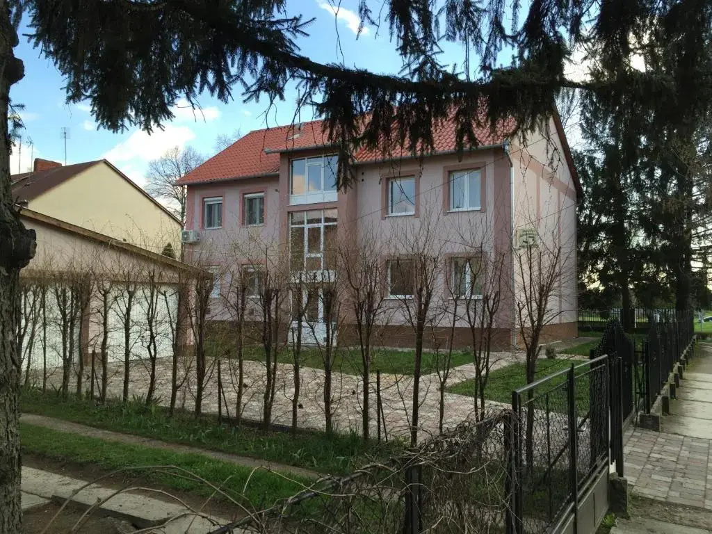 Platán Apartman