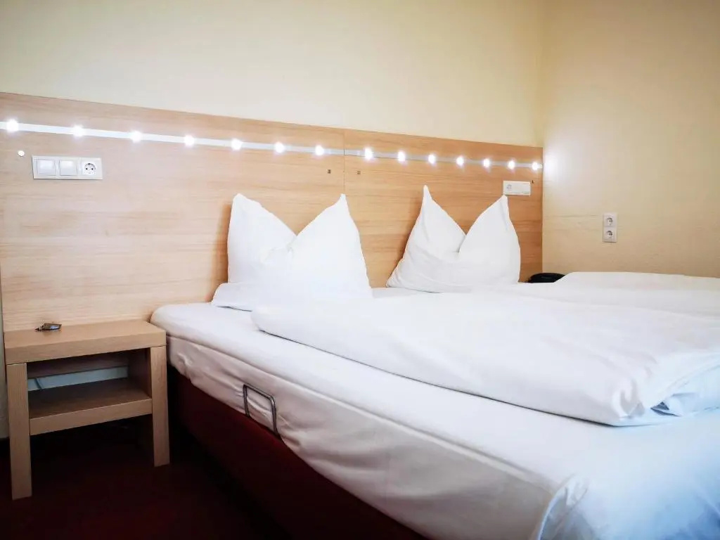 Standard Double room (full double bed)