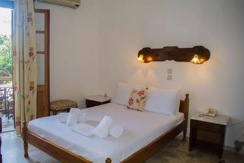 Standard Double room with balcony (full double bed)