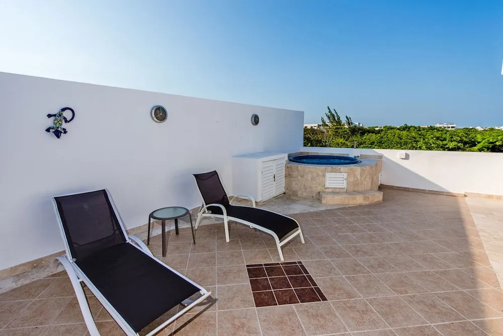 Mamitas Village PH301 by PRP