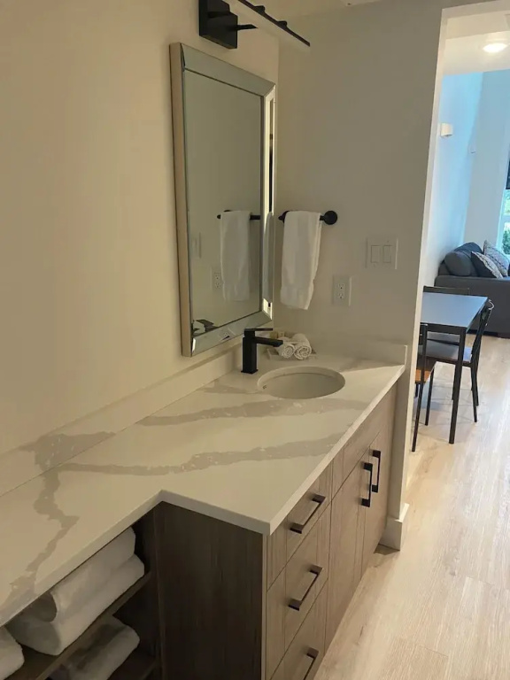 Pacific Point Market & Suites - Chambres