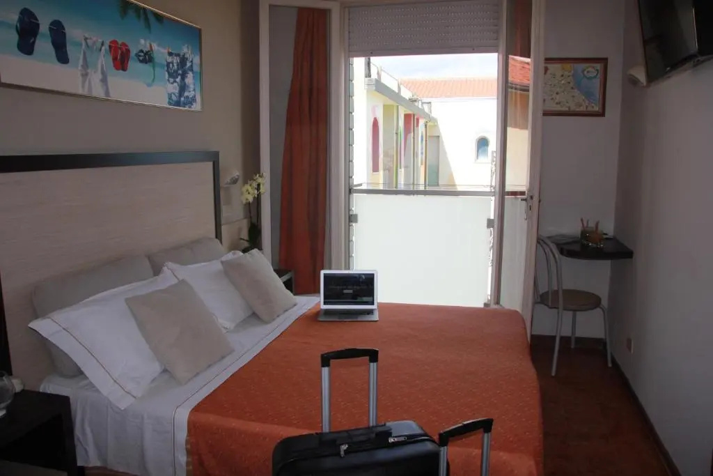 Amare Beach Hotel - Chambres