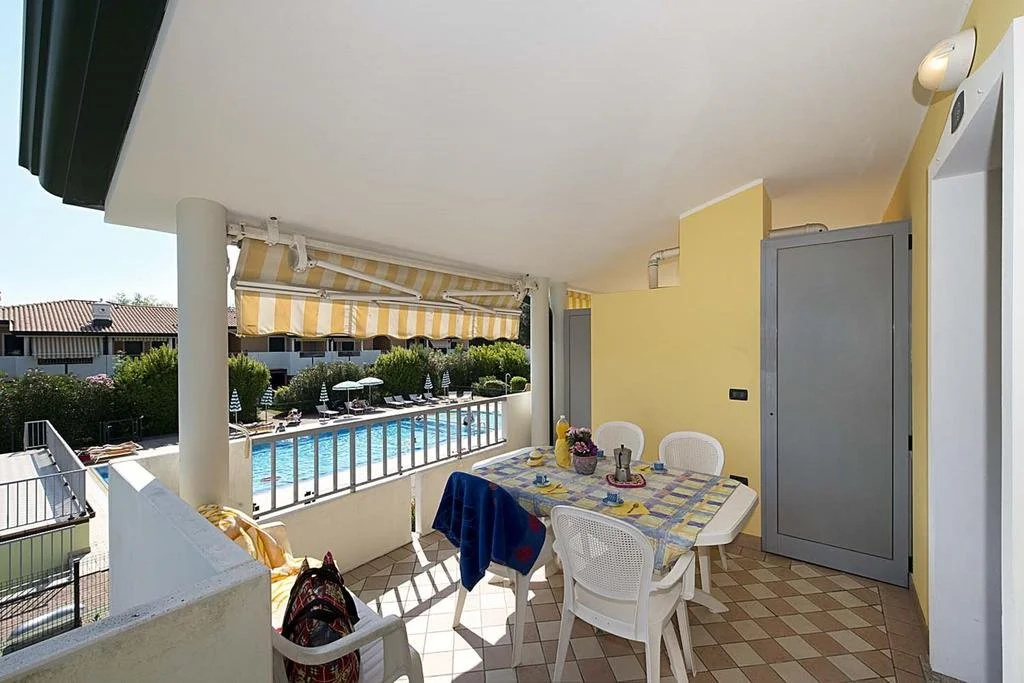 Balcony & Terrace