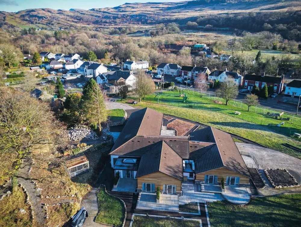 Suite 10 - Sleeping Giant Hotel - PEN Y CAE Inn