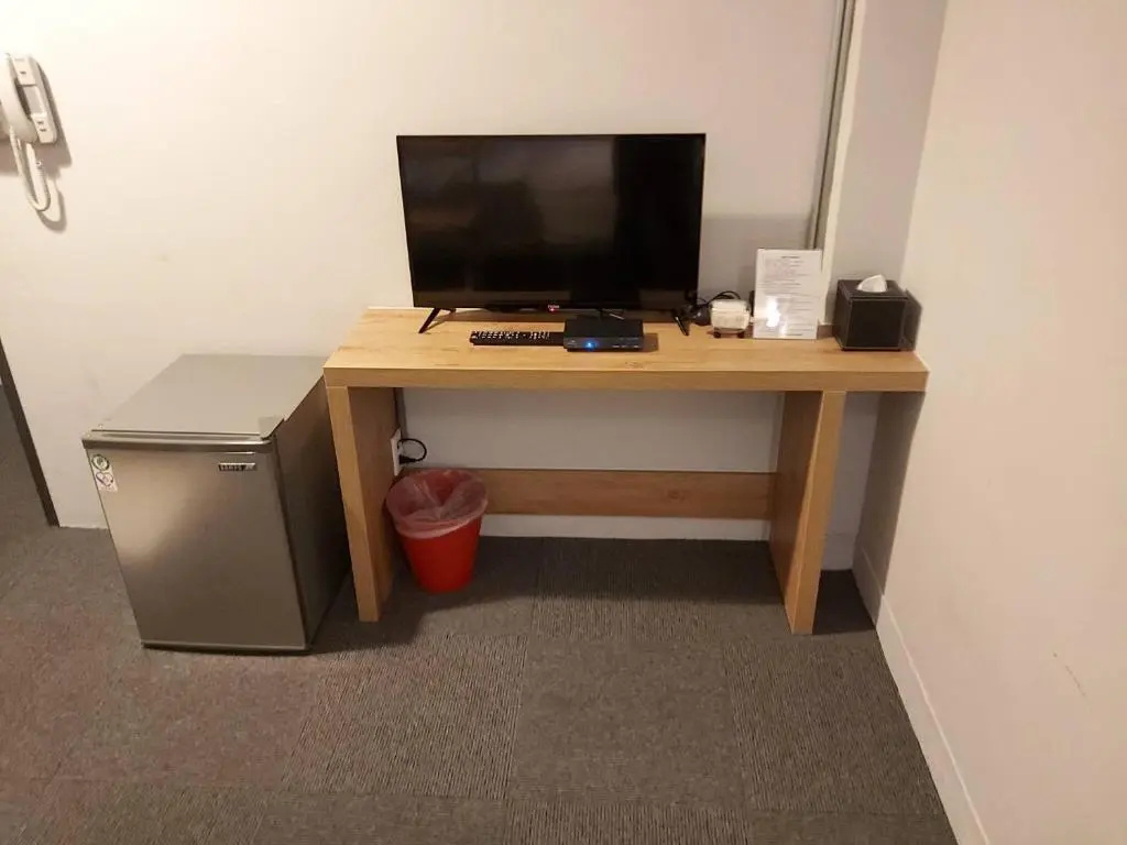 Economy room