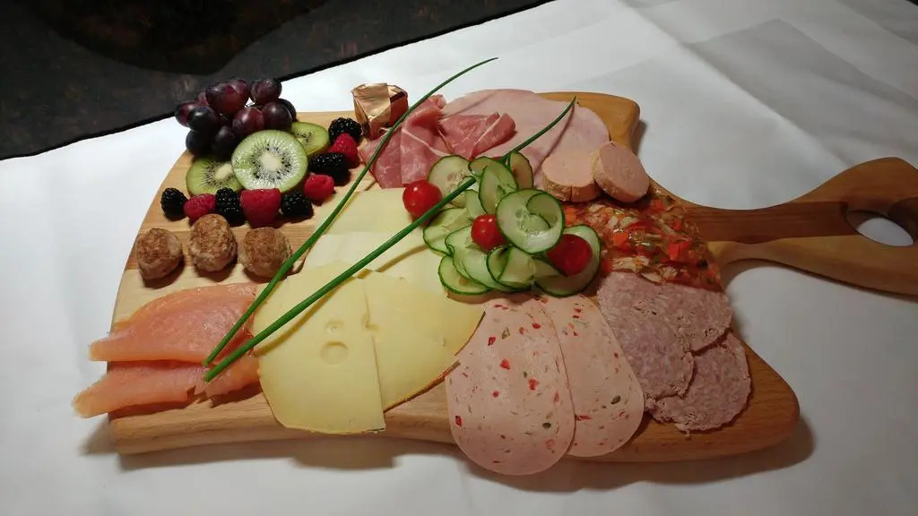Food & Beverage
