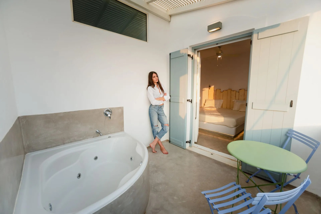 Executive Double room (full double bed)