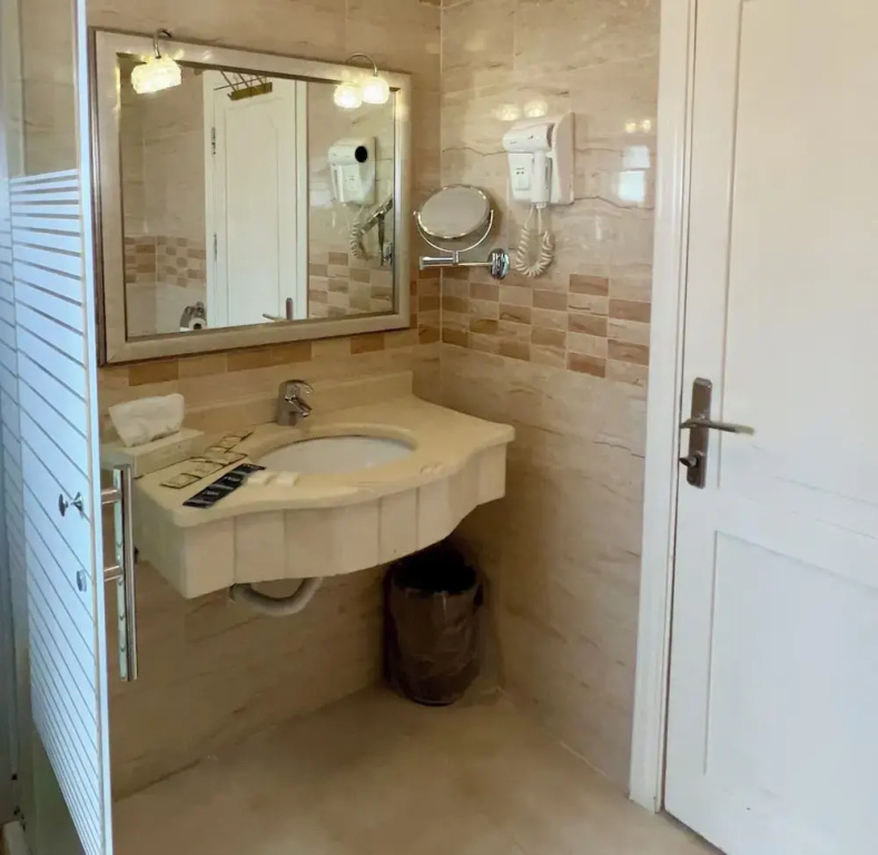 Standard Double room with balcony (full double bed)