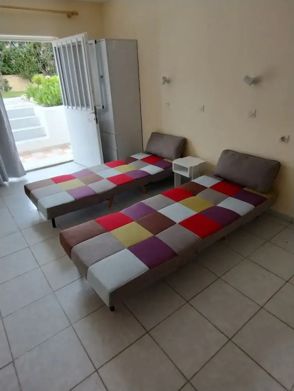 2 Bedrooms Basement Apartment with balcony