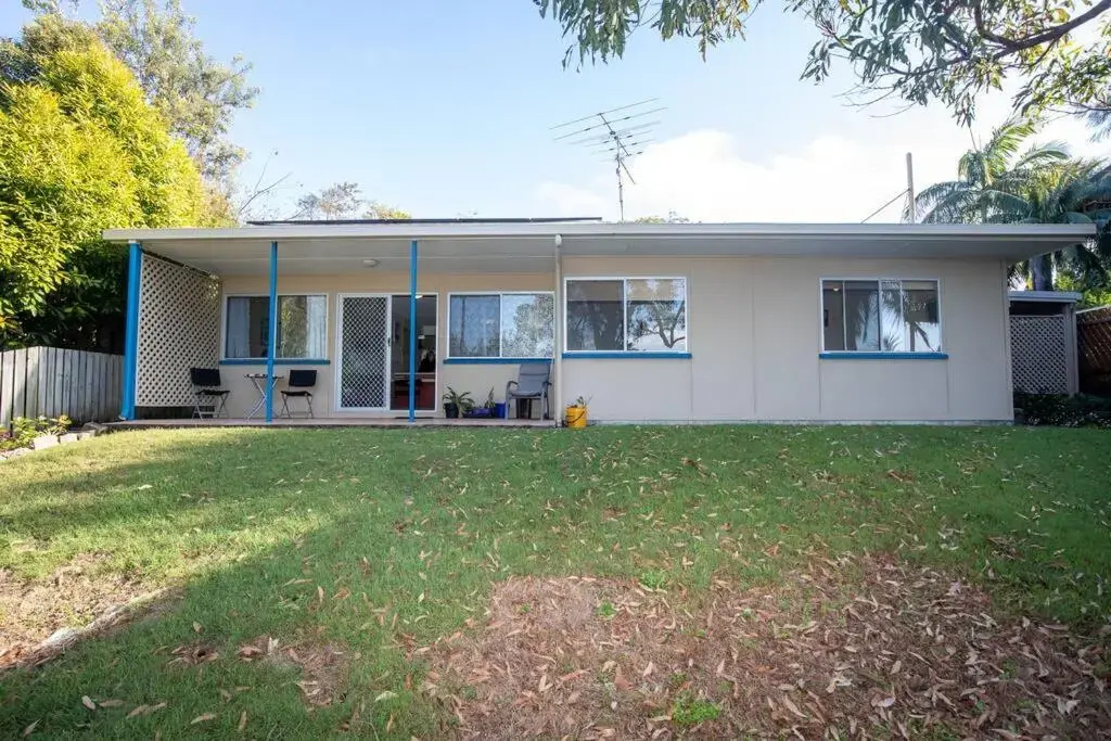 ARCADIA -Straddie original 3 bedroom house with ocean views