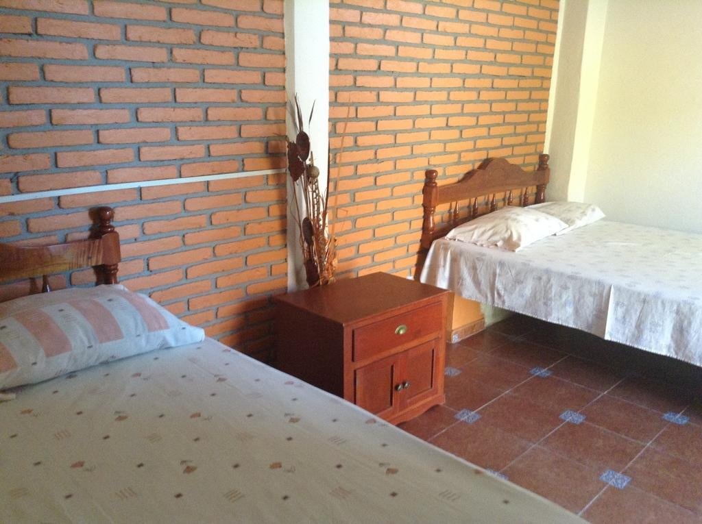 Quinta Manichit — 4