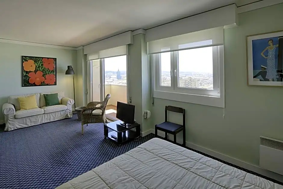 Double Studio (full double bed)