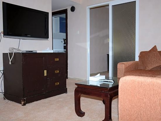 Al Muraqabat Plaza Hotel Apartments