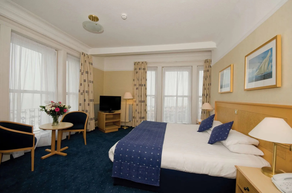 The Royal Beach Hotel - Général