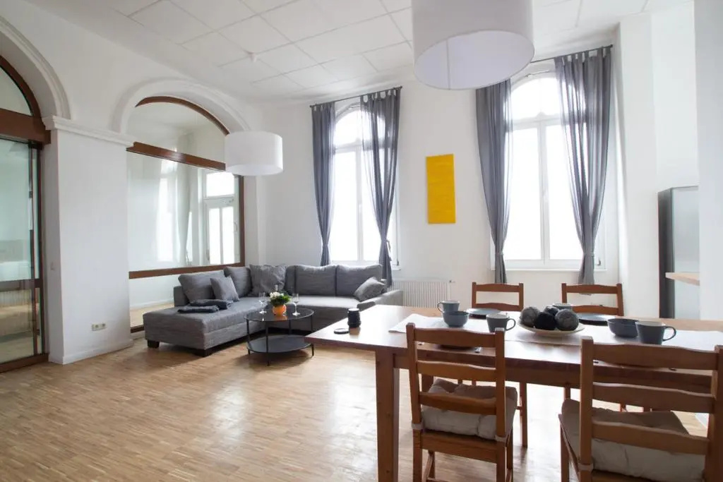 2 Bedrooms Apartment