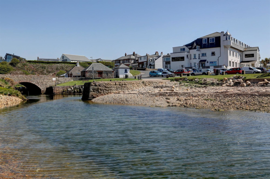 Beach & Waterfront