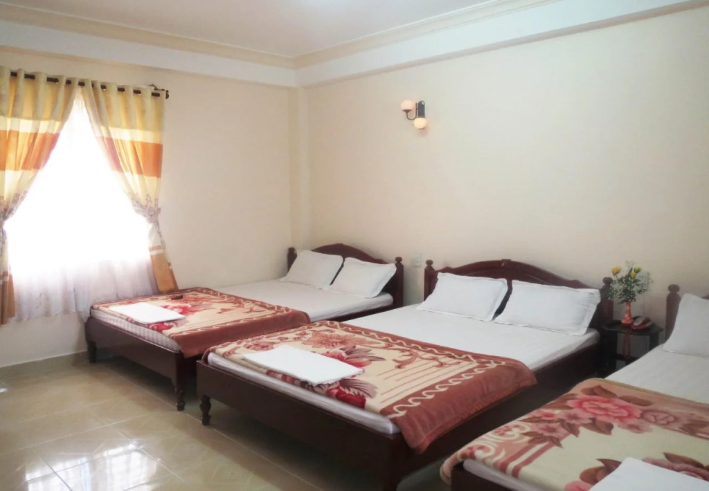 Ken's Backpackers Hotel by null