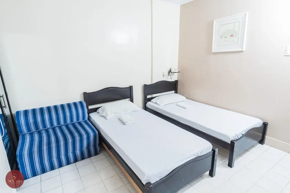 Deluxe Double room (full double bed)