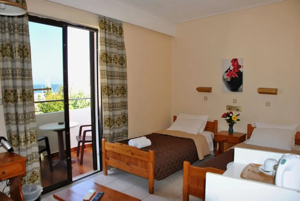 Standard Double room with balcony (full double bed)