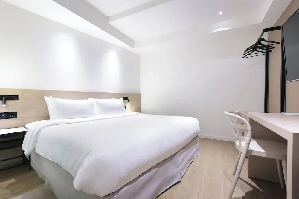 Economy Double room (full double bed)